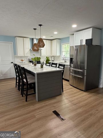 1208 Golden Circle SW, Lilburn, GA 30047