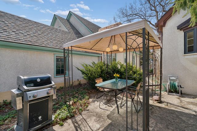 49 Sheridan Avenue S, Minneapolis, MN 55405