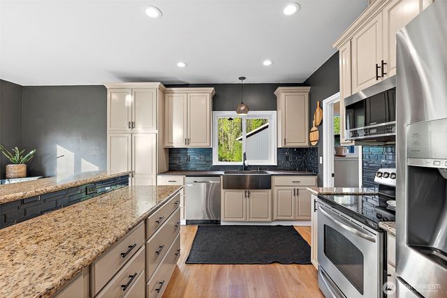 35415 113th Avenue E, Eatonville, WA 98328