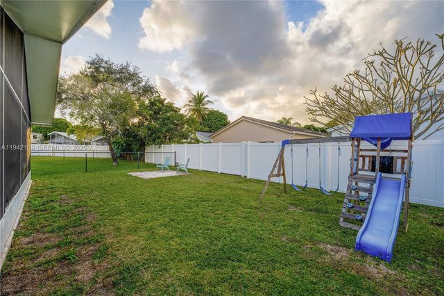 1227 SW 46th Ter, Deerfield Beach, FL 33442