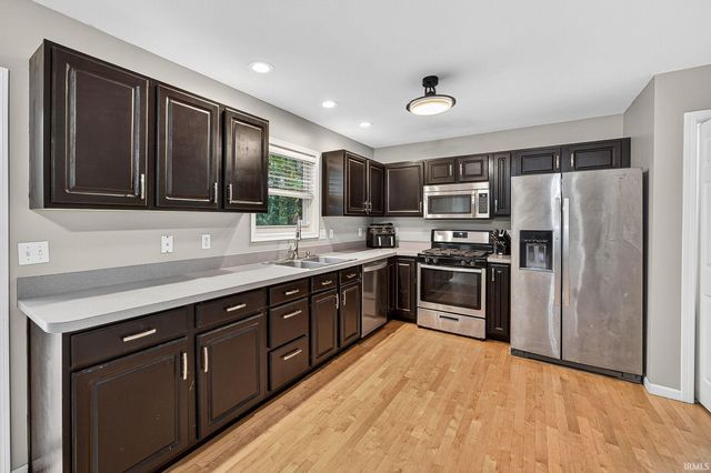 4122 Amanda Lane, South Bend, IN 46628