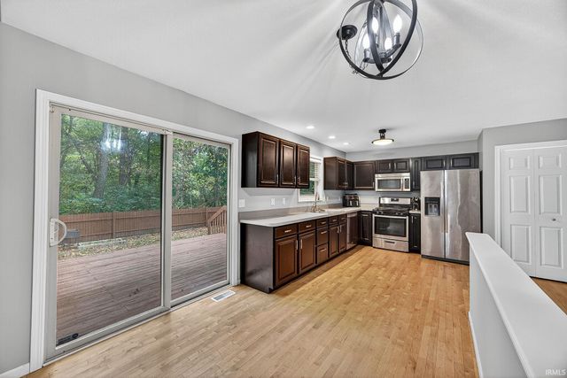 4122 Amanda Lane, South Bend, IN 46628