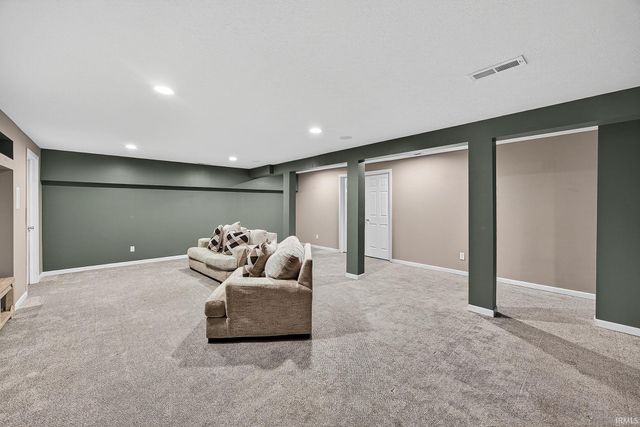 4122 Amanda Lane, South Bend, IN 46628