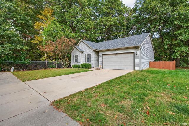 4122 Amanda Lane, South Bend, IN 46628