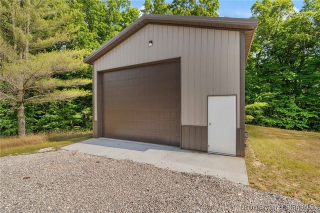 6136 W Fairview Road, Taswell, IN 47175
