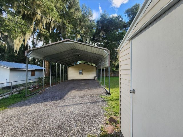 569 CR 486, Lake Panasoffkee, FL 33538