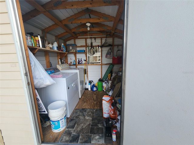 569 CR 486, Lake Panasoffkee, FL 33538