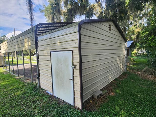 569 CR 486, Lake Panasoffkee, FL 33538