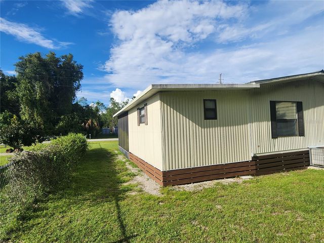 569 CR 486, Lake Panasoffkee, FL 33538