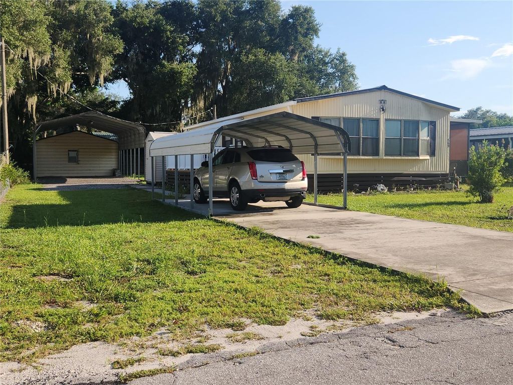 569 CR 486, Lake Panasoffkee, FL 33538