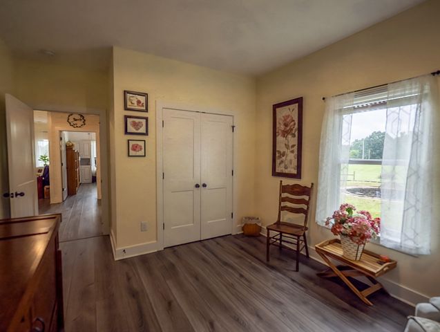 1004 Breeden Rd, Charlotte, TN 37036