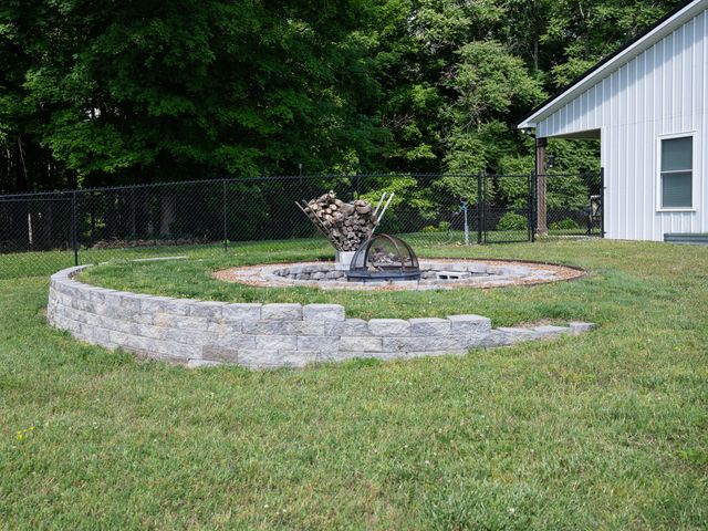 1004 Breeden Rd, Charlotte, TN 37036