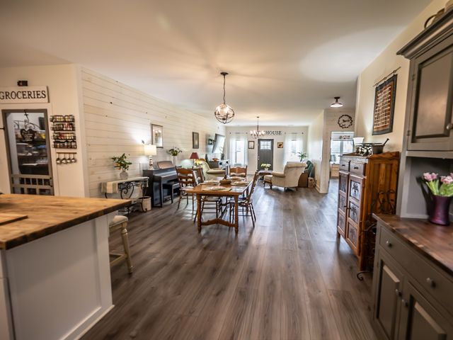 1004 Breeden Rd, Charlotte, TN 37036