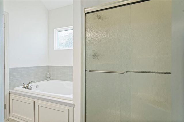 1022 Jasmine Drive, Liberty, MO 64068