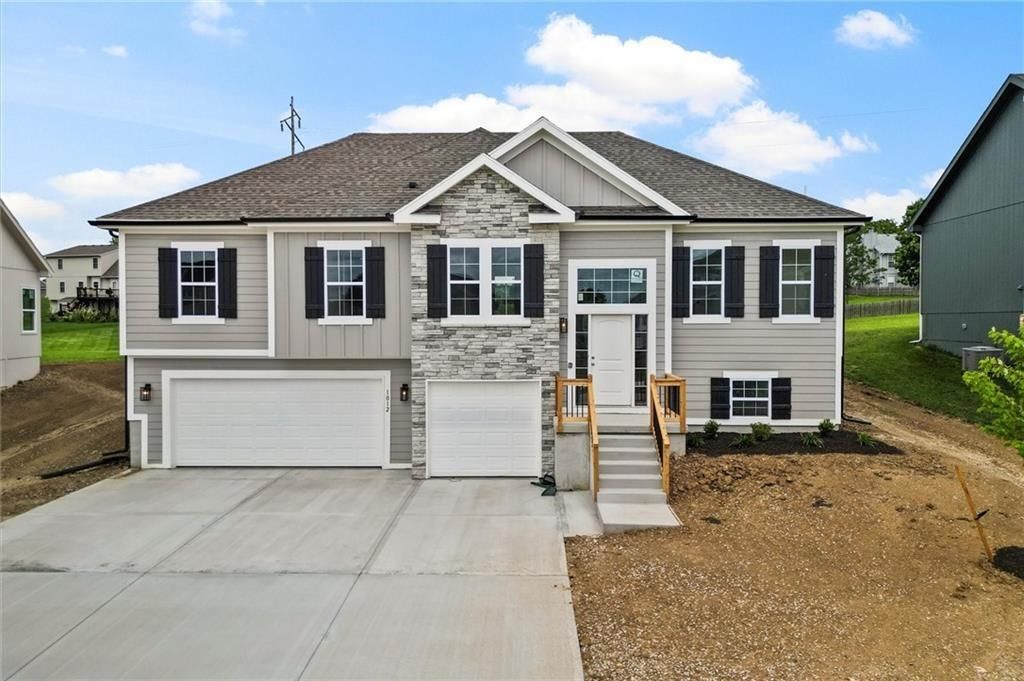 1022 Jasmine Drive, Liberty, MO 64068