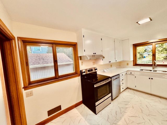 840 Montana Avenue W, Saint Paul, MN 55117