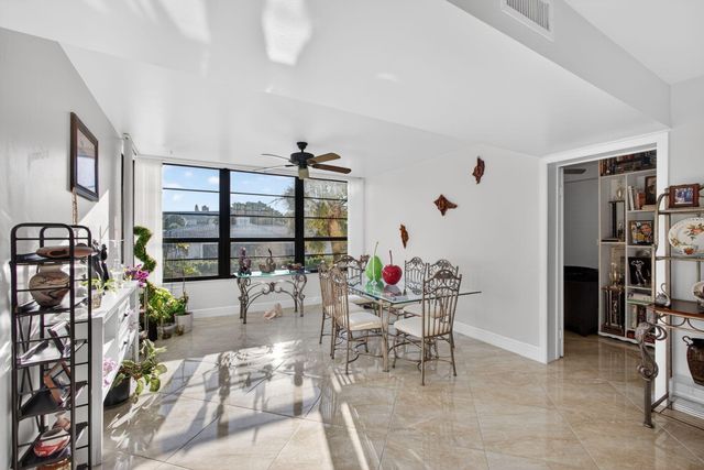 3716 Whitehall Drive 203, West Palm Beach, FL 33401