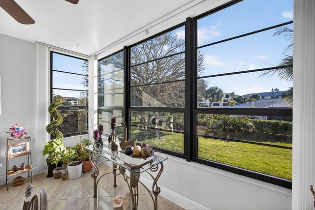 3716 Whitehall Drive 203, West Palm Beach, FL 33401