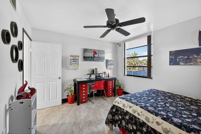 3716 Whitehall Drive 203, West Palm Beach, FL 33401