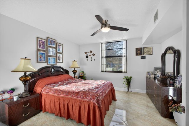 3716 Whitehall Drive 203, West Palm Beach, FL 33401