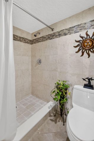 3716 Whitehall Drive 203, West Palm Beach, FL 33401