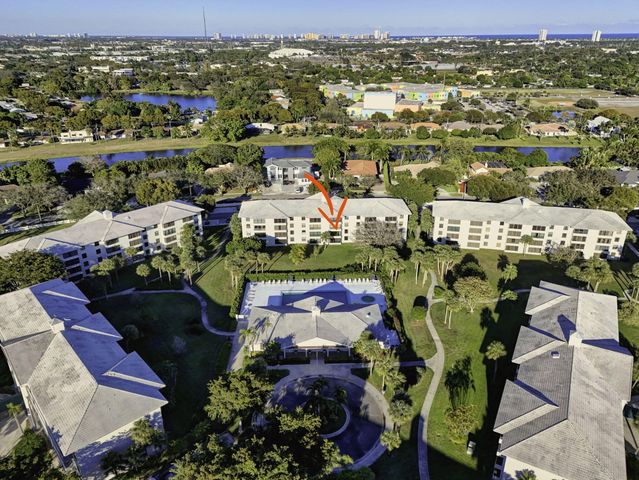 3716 Whitehall Drive 203, West Palm Beach, FL 33401