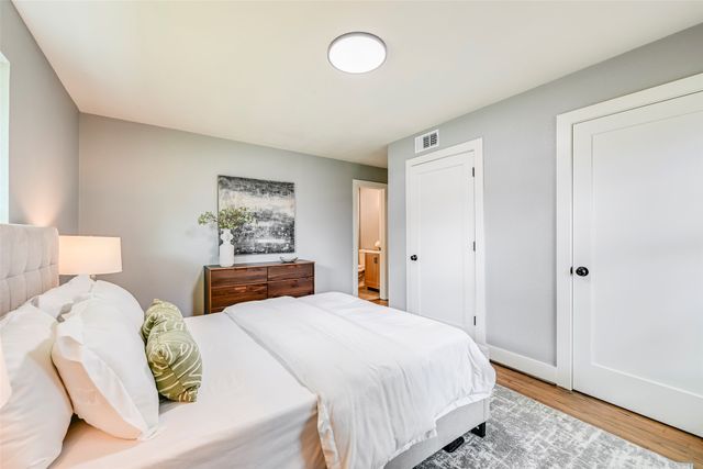 2729 Lockhart Avenue, Dallas, TX 75228