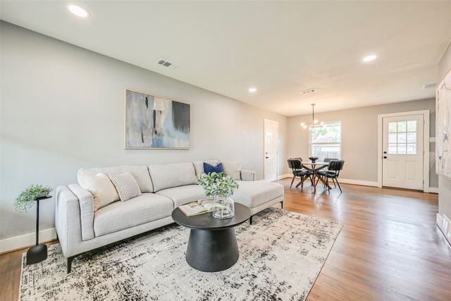 2729 Lockhart Avenue, Dallas, TX 75228