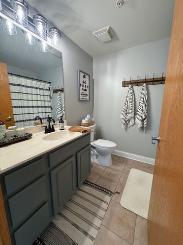 19806 Wolf Road 304, Mokena, IL 60448