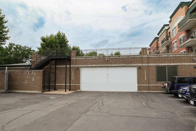 19806 Wolf Road 304, Mokena, IL 60448