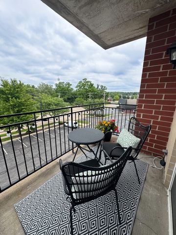 19806 Wolf Road 304, Mokena, IL 60448