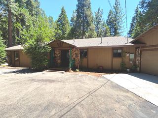 6730 Diamond Dr, Pollock Pines, CA 95726