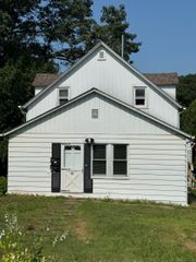 80 Homestead Street, Manchester, CT 06042