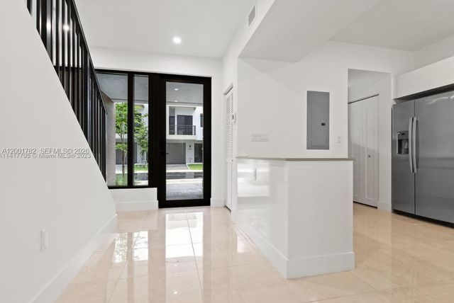 4130 N Oak Place 4130, Dania Beach, FL 33314