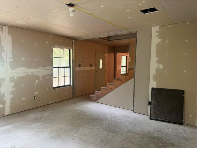 14 N Fairway Loop, Coldspring, TX 77331