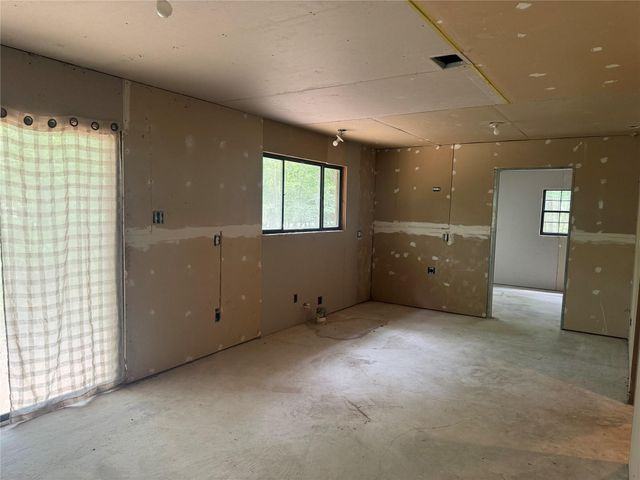 14 N Fairway Loop, Coldspring, TX 77331