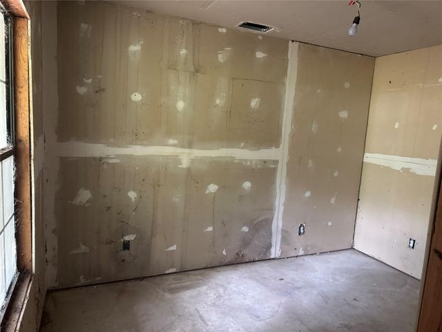 14 N Fairway Loop, Coldspring, TX 77331