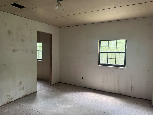 14 N Fairway Loop, Coldspring, TX 77331