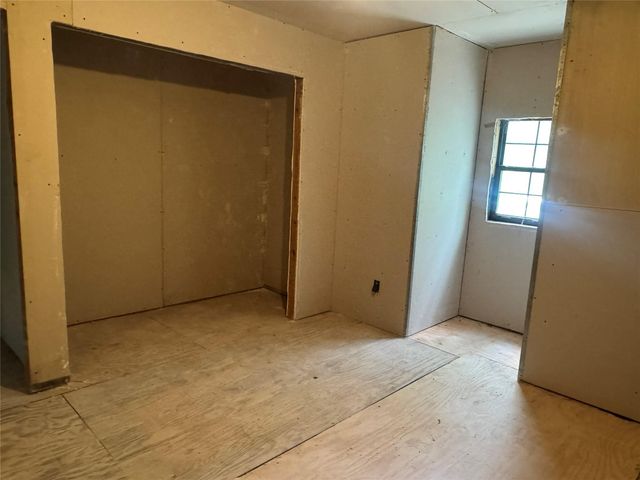 14 N Fairway Loop, Coldspring, TX 77331
