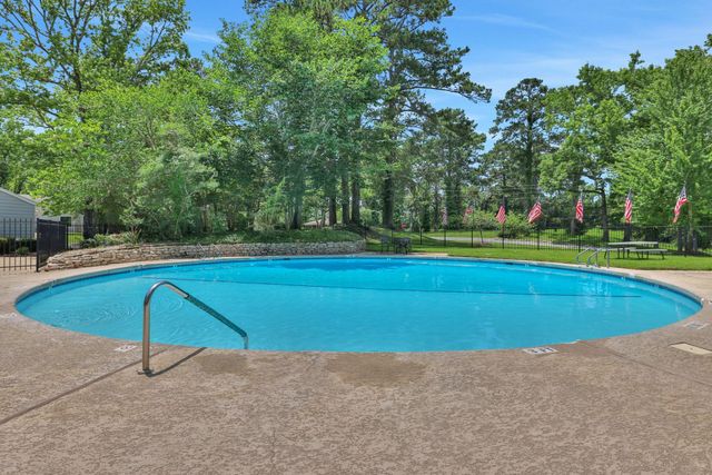14 N Fairway Loop, Coldspring, TX 77331