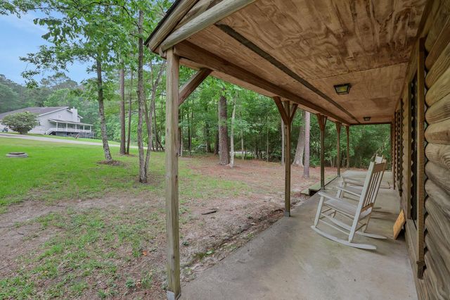 14 N Fairway Loop, Coldspring, TX 77331
