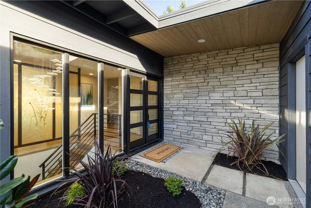 62 165th Avenue SE, Bellevue, WA 98008