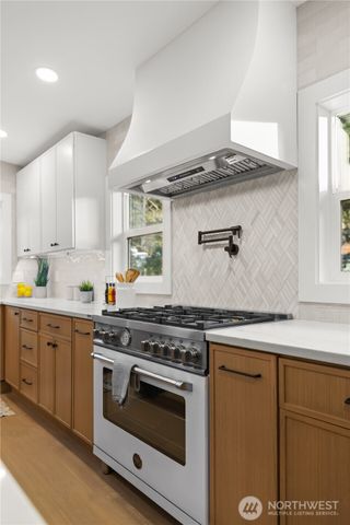 62 165th Avenue SE, Bellevue, WA 98008