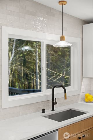 62 165th Avenue SE, Bellevue, WA 98008