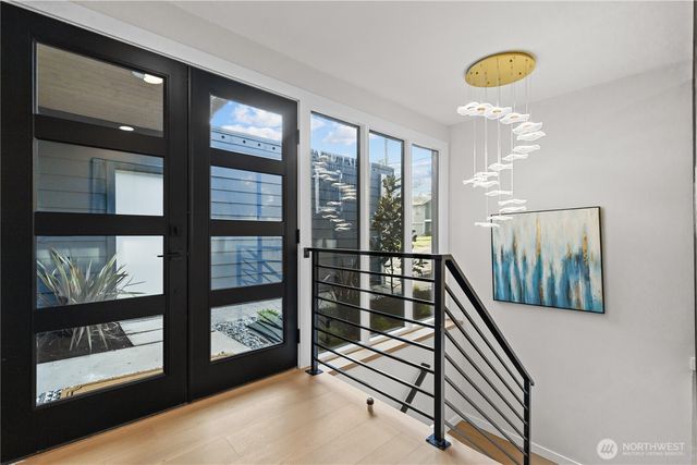 62 165th Avenue SE, Bellevue, WA 98008