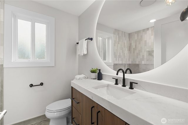 62 165th Avenue SE, Bellevue, WA 98008