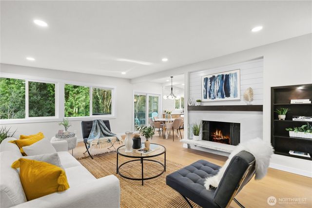 62 165th Avenue SE, Bellevue, WA 98008