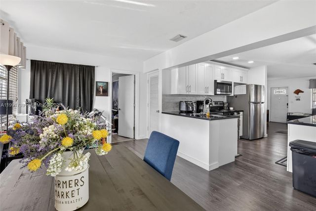 5404 NW 27th Way, Tamarac, FL 33309