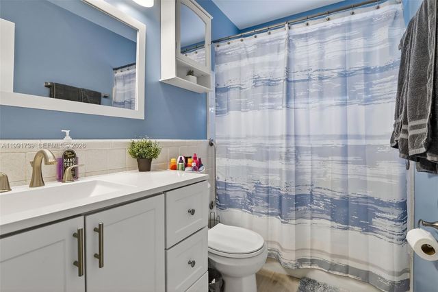 5404 NW 27th Way, Tamarac, FL 33309