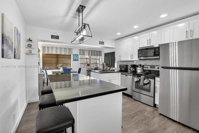 5404 NW 27th Way, Tamarac, FL 33309